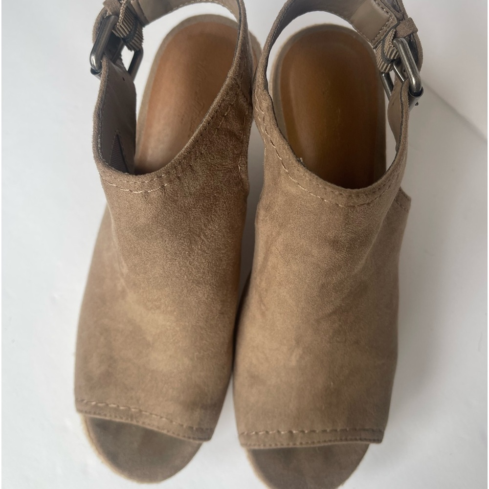 Suede Universal Thread Wedge Sz 8